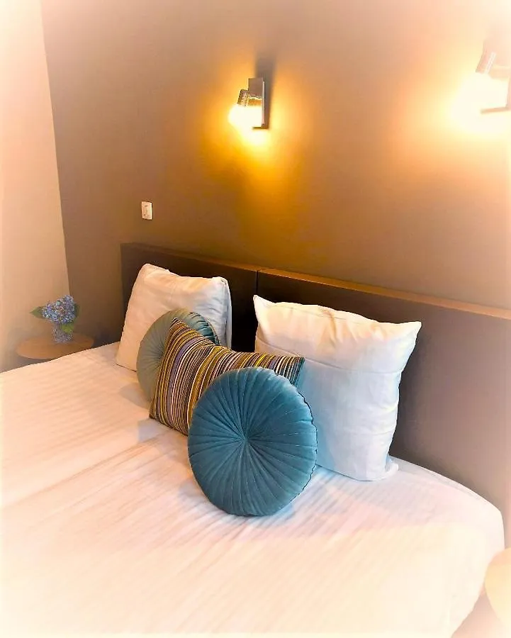 ***  Hotel Mezonvin Anversa Belgio